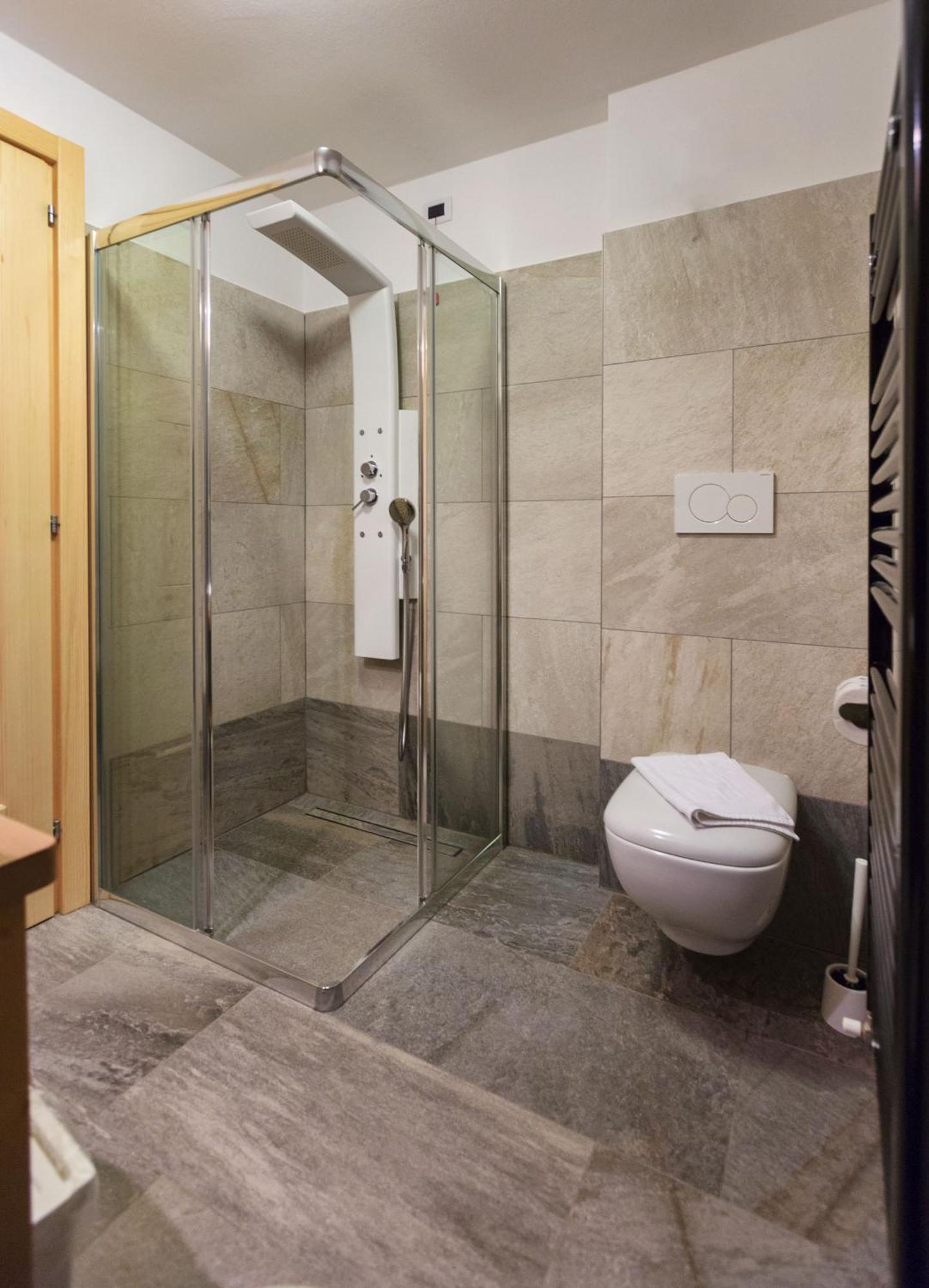 La Marmote Albergo Diffuso Di Paluzza Ronc Bagian luar foto